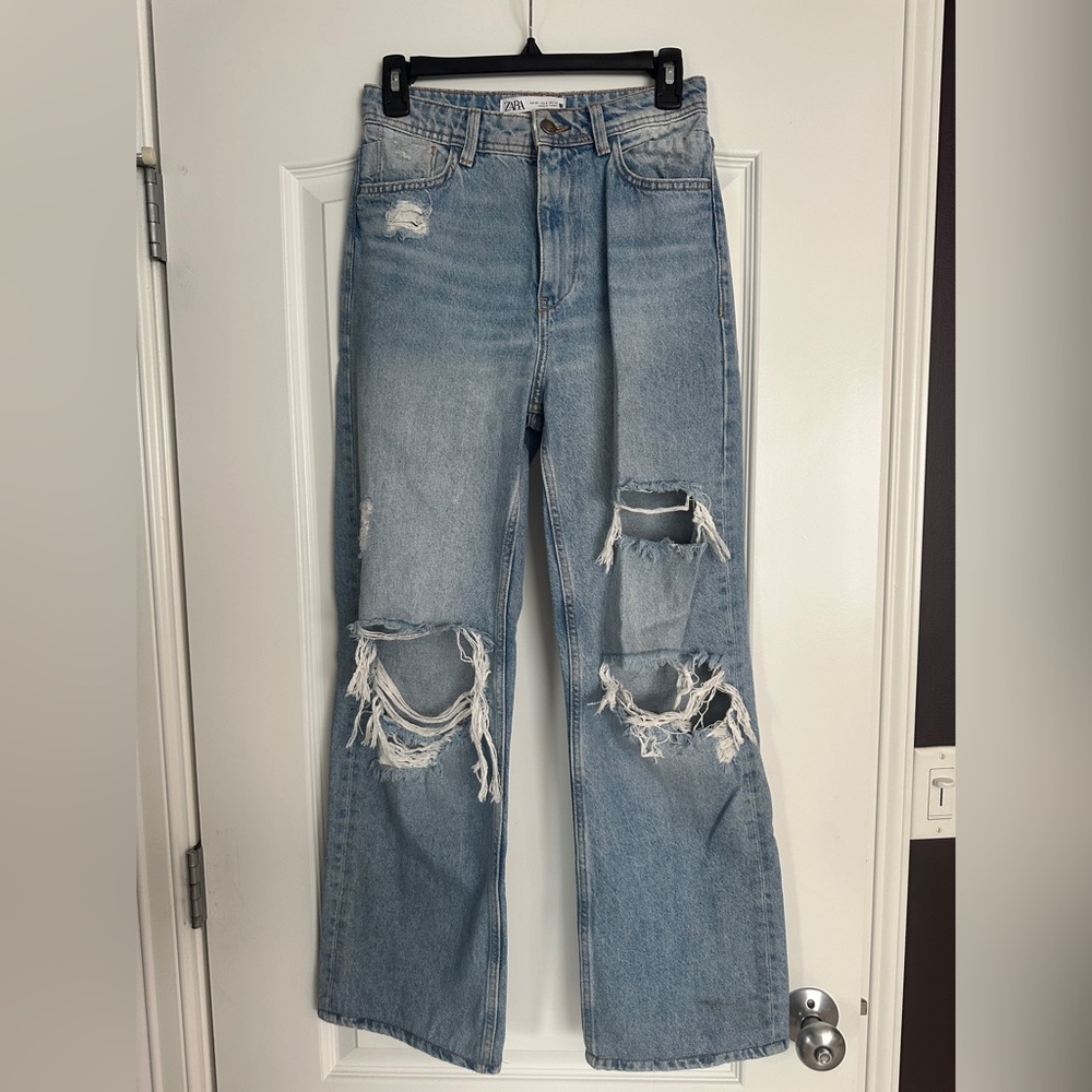 Zara high rise straight leg relaxed jean size 4